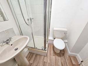 En-suite- click for photo gallery
